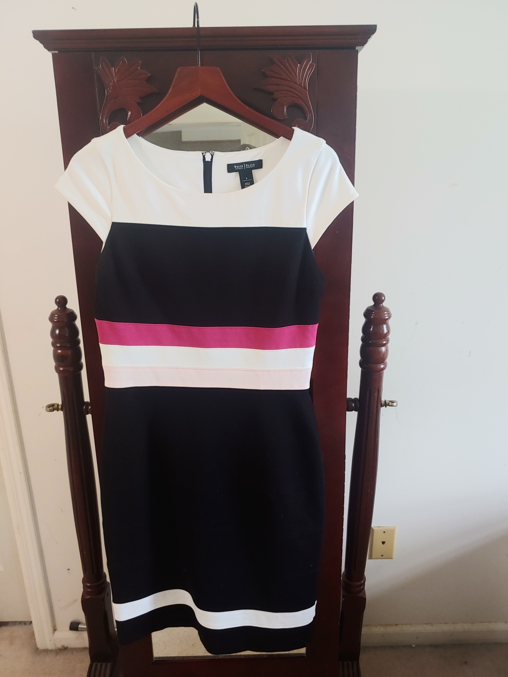 Women’s Colorblock Sheath Dress - White, Black & Pink - Picture 2 of 2